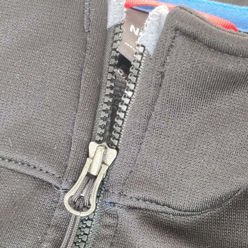 The North Face Men's 1/4‎ Zip Black Blue Trim Pullover Medium Athletic Sweater - Picture 14 of 16